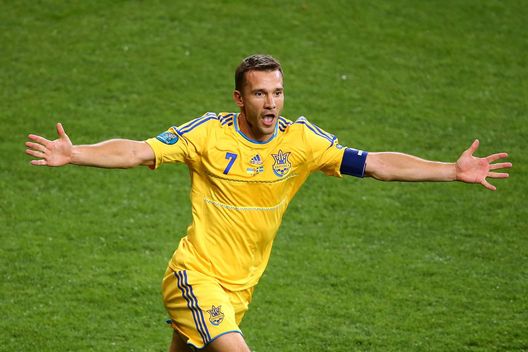  Andriy Shevchenko segna 2 gol in Ucraina-Svezia 2-1 dell'11 giugno 2012, Campionati Europei (credits: GETTY Images) 