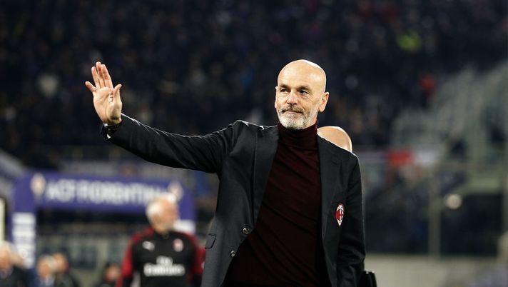 FLORENCE, ITALY - FEBRUARY 22: Stefano Pioli manager of AC Milan gestures during the Serie A match between ACF Fiorentina and  AC Milan at Stadio Artemio Franchi on February 22, 2020 in Florence, Italy.  (Photo by Gabriele Maltinti/Getty Images) 