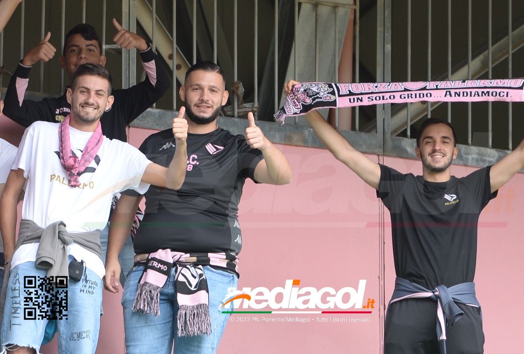 FOTOTIFO Palermo-Pisa 3-3, i tifosi allo Stadio “Renzo Barbera” (Gallery) - immagine 30