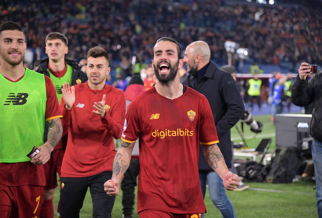 La Roma si scatena: Mancini con la bandiera, Abraham si spoglia – FOTO GALLERY - immagine 42