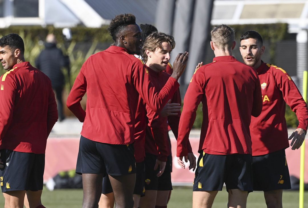 Roma, l’allenamento alla vigilia del Lecce: c’è Wijnaldum – FOTO GALLERY - immagine 5