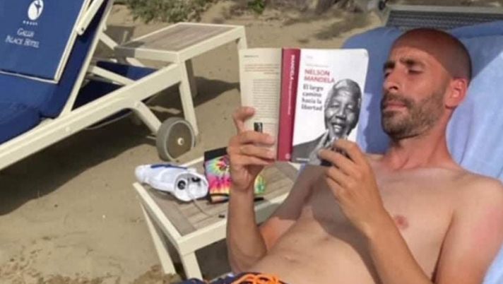 Firenze, Borja Valero: finta smentita del centro sportivo Lebowski, in realtà è un grande elogio Firenze, Borja Valero: finta smentita del centro sportivo Lebowski, in realtà è un grande elogio