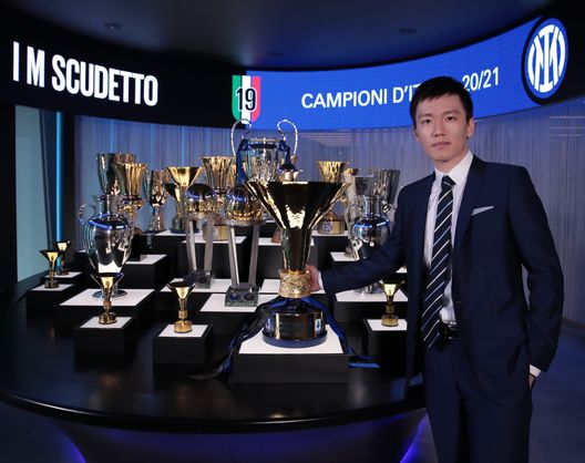 MILAN, ITALY - MAY 25: FC Internazionale president Steven Zhang poses with the Serie A trophy at FC Internazionale's Headquarters on May 25, 2021 in Milan, Italy. (Photo by Emilio Andreoli - Inter/Inter via Getty Images)