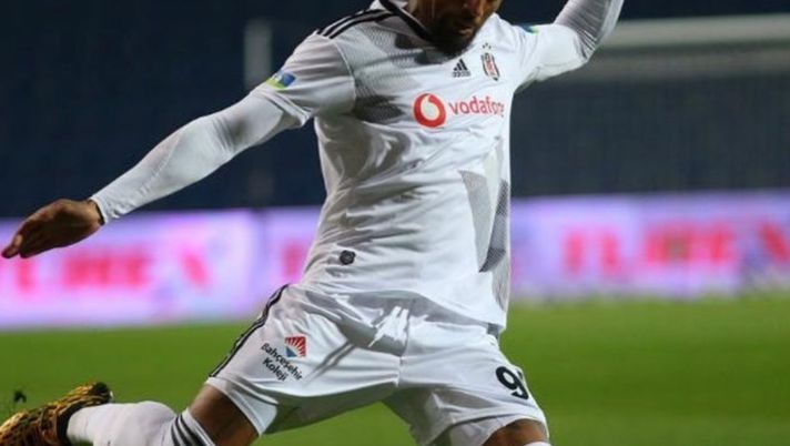 Boateng e il Besiktas perdono il derby di Istanbul: 1-0 Basaksehir 