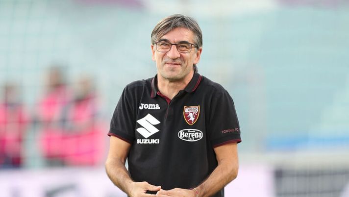 FLORENCE, ITALY - AUGUST 28: Ivan Juric manager of Torino FC gestures during the Serie A match between ACF Fiorentina and Torino FC at Stadio Artemio Franchi on August 28, 2021 in Florence, Italy (Photo by Gabriele Maltinti/Getty Images) Il Torino perde Praet! Juric: “Si è fatto male, ma che Brekalo e Pjaca c’è! Retroscena Pobega” - immagine 1