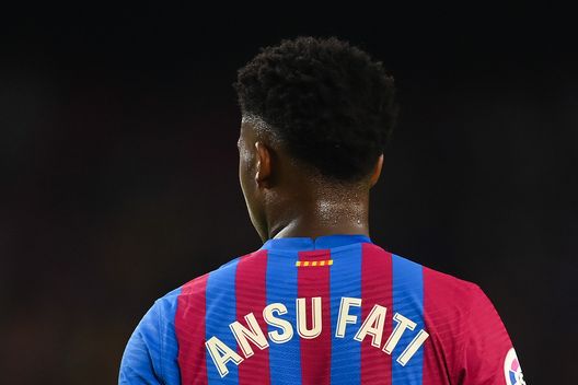 BARCELONA, SPAIN - OCTOBER 17: Ansu Fati of FC Barcelona looks on during the La Liga Santander match between FC Barcelona and Valencia CF at Camp Nou on October 17, 2021 in Barcelona, Spain. (Photo by David Ramos/Getty Images) UFFICIALE – Xavi torna a casa: è il nuovo allenatore del Barcellona- immagine 2