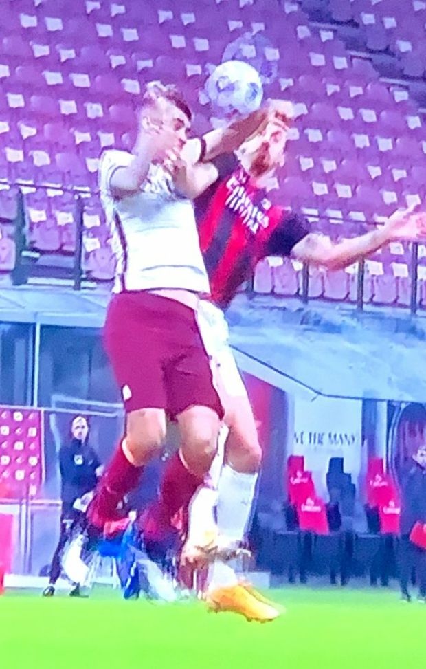 AC Milan - Roma, rigore non dato ai rossoneri su Ibrahimovic AC Milan - Roma, rigore non dato ai rossoneri su Ibrahimovic