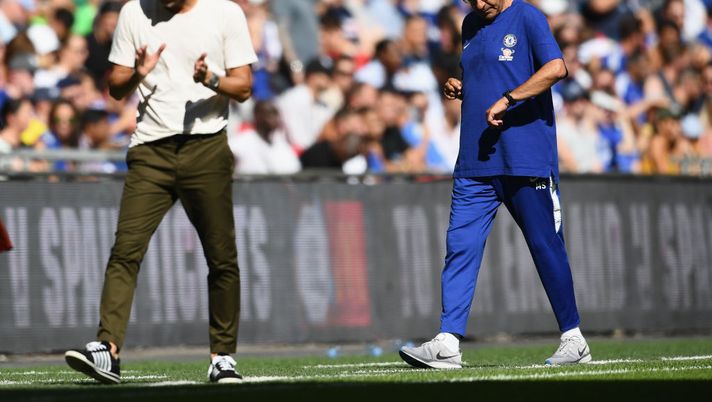 LONDON, ENGLAND - AUGUST 05:  Maurizio Sarri, Head Coach of Chelsea (r) reacts alongside Josep Guardiola, Manager of Manchester City during the FA Community Shield between Manchester City and Chelsea at Wembley Stadium on August 5, 2018 in London, England.  (Photo by Clive Mason/Getty Images)  LONDON, ENGLAND - AUGUST 05:  Maurizio Sarri, Head Coach of Chelsea (r) reacts alongside Josep Guardiola, Manager of Manchester City during the FA Community Shield between Manchester City and Chelsea at Wembley Stadium on August 5, 2018 in London, England.  (Photo by Clive Mason/Getty Images)