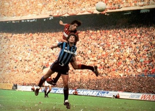  28 ottobre 1984: Milan-Inter 2-1, il gol di Mark Hateley che sovrasta Collovati 