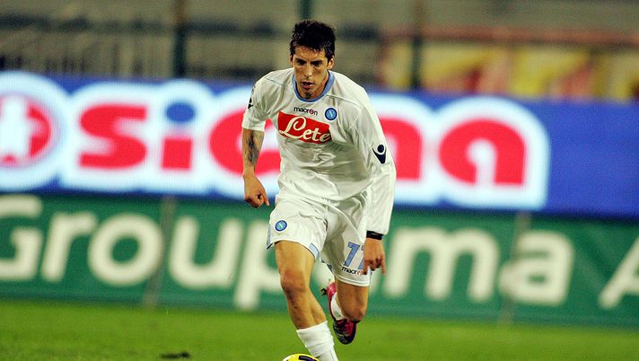 CAGLIARI, ITALY - NOVEMBER 10: Jose Ernesto Sosa of Napoli in action during the Serie A match between Cagliari and Napoli at Stadio Sant'Elia on November 10, 2010 in Cagliari, Italy. (Photo by Enrico Locci/Getty Images) CAGLIARI, ITALY - NOVEMBER 10: Jose Ernesto Sosa of Napoli in action during the Serie A match between Cagliari and Napoli at Stadio Sant'Elia on November 10, 2010 in Cagliari, Italy. (Photo by Enrico Locci/Getty Images)