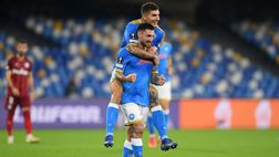 FOTO Politano si complimenta con Di Lorenzo per il premio vinto