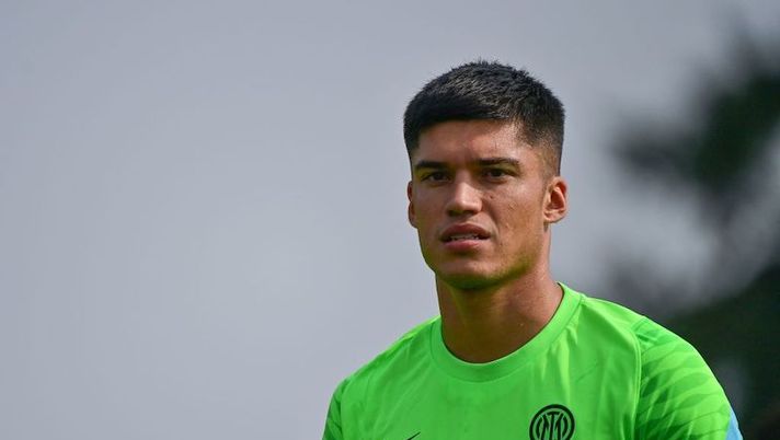 Inter Milan's Argentinian forward Joaquin Correa is pictured during a training session in Appiano Gentile, on the eve of the UEFA Champions League Group D football match between Inter Milan and Real Madrid in Milan, on September 14, 2021. (Photo by Miguel MEDINA / AFP) (Photo by MIGUEL MEDINA/AFP via Getty Images) Inter, buone notizie per Inzaghi: Correa e Vidal in gruppo verso lo Shakhtar - immagine 1