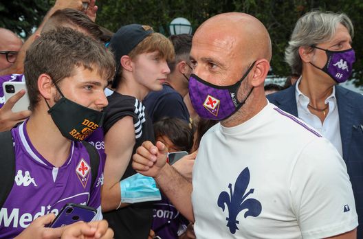 GERMOGLI PH 15 LUGLIO 2021 FIRENZE PIAZZALE MICHELANGELO LA LOGGIA PRESENTAZIONE DEL NUOVO ALLENATORE DELLA FIORENTINA VINCENZO ITALIANO NELLA FOTO GERMOGLI PH 15 LUGLIO 2021 FIRENZE PIAZZALE MICHELANGELO LA LOGGIA PRESENTAZIONE DEL NUOVO ALLENATORE DELLA FIORENTINA VINCENZO ITALIANO NELLA FOTO