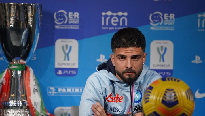 REGGIO NELL'EMILIA, ITALY - JANUARY 19:  Lorenzo Insigne of  SSC Napoli speaks with the media during press conference during an SSC Napoli Press Conference ahead of the Italian PS5 Supercup match between Juventus and SSC Napoli at Mapei Stadium - Citta' del Tricolore on January 19, 2021 in Reggio nell'Emilia, Italy.  (Photo by Claudio Villa/Getty Images) 