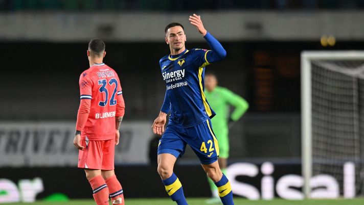 VERONA, ITALY - APRIL 20: Diego Coppola of Hellas Verona celebrates after scoring the opening goal during the Serie A TIM match between Hellas Verona FC and Udinese Calcio at Stadio Marcantonio Bentegodi on April 20, 2024 in Verona, Italy. (Photo by Alessandro Sabattini/Getty Images) (Photo by Alessandro Sabattini/Getty Images) Gazzetta – Centrocampo e difesa, i nomi che piacciono- immagine 1