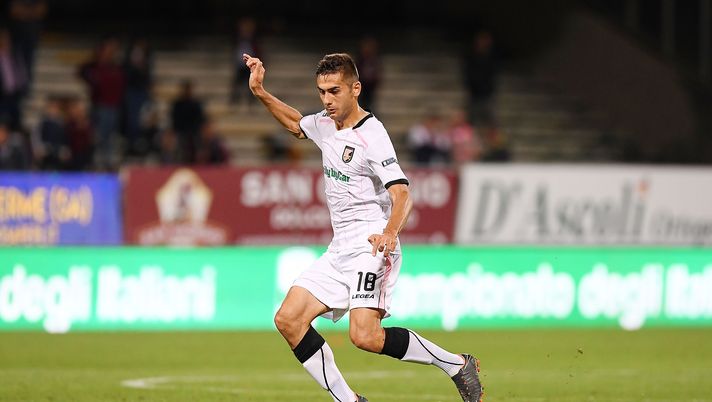 FOTO Cosenza-Palermo, rosanero in campo: maglia speciale con dedica a Chochev 