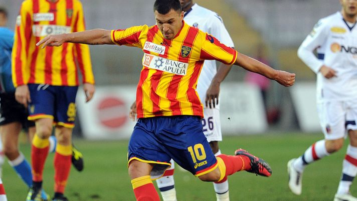 LECCE, ITALY - FEBRUARY 05: Valeri Bojinov of Lecce in action during the Serie A match between US Lecce and Bologna FC at Stadio Via del Mare on February 5, 2012 in Lecce, Italy. (Photo by Giuseppe Bellini/Getty Images) LECCE, ITALY - FEBRUARY 05: Valeri Bojinov of Lecce in action during the Serie A match between US Lecce and Bologna FC at Stadio Via del Mare on February 5, 2012 in Lecce, Italy. (Photo by Giuseppe Bellini/Getty Images)