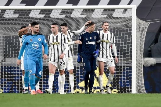 Wojciech Szczesny Alvaro Morata e Merih Demiral esultano dopo la vittoria contro lo Spezia Wojciech Szczesny Alvaro Morata e Merih Demiral esultano dopo la vittoria contro lo Spezia