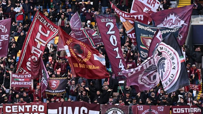 Salernitana, è rottura con i tifosi dopo il ko di Cagliari: l’accaduto - immagine 1