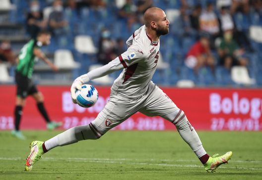 REGGIO NELL'EMILIA, ITALY - SEPTEMBER 17: Vanja Milinkovic-Savic of Torino FC in action during the Serie A match between US Sassuolo and Torino FC at Mapei Stadium - Citta' del Tricolore on September 17, 2021 in Reggio nell'Emilia, Italy. (Photo by Marco Luzzani/Getty Images) Toro in numeri: Milinkovic-Savic è il portiere con meno parate della Serie A- immagine 3