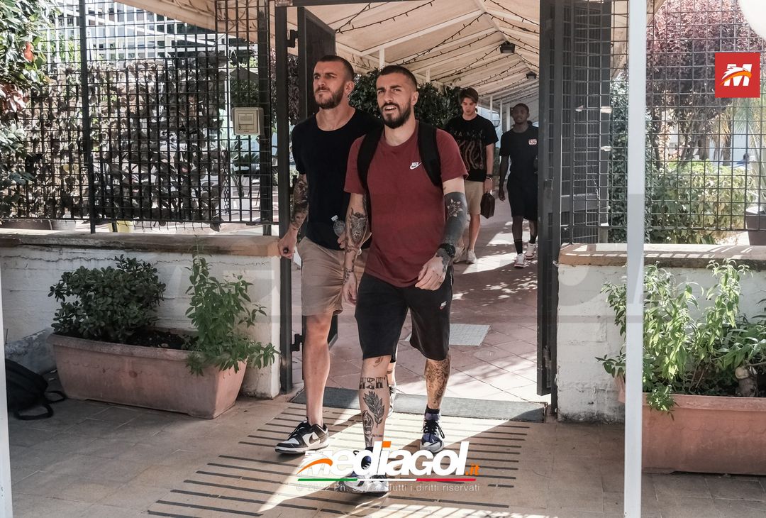 FOTO PALERMO, le prime immagini di Sala e Nedelcearu da calciatori rosanero (Gallery) - immagine 9