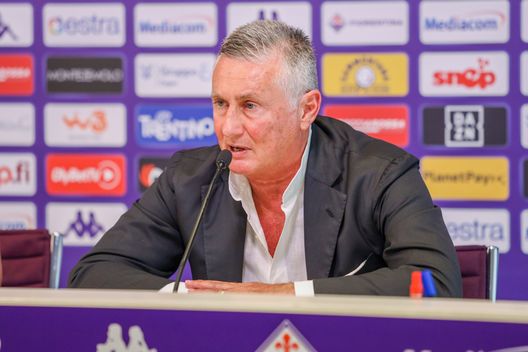 GERMOGLI PH: 9 SETTEMBRE 2022 FIRENZE STADFIO ARTEMIO FRANCHI PRESENTAZIONE DEL GIOCATORE DELLA FIORENTINA ANTONIN BARAK NELLA FOTO DANIELE PRADE' I torti subiti dalla Fiorentina, da Bologna a San Siro: le reazioni cambiano- immagine 2