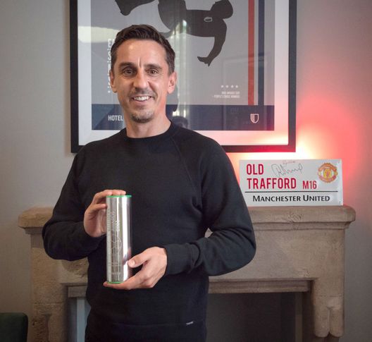 Gary Neville e il Football Ambassador Award, 2021. (Photo by Football Business Awards via Getty Images) Derby di Londra rinviato, Gary Neville voleva giocare: lite social con Ian Wright- immagine 4