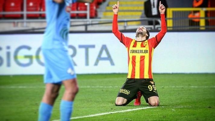 La gioia di Napoleoni per il gol La gioia di Napoleoni per il gol