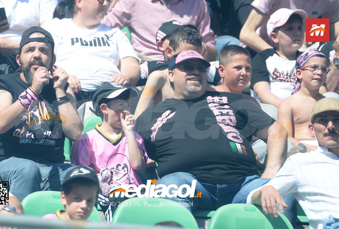 FOTOTIFO Palermo-Spal 2-1, gli scatti ai tifosi al “Renzo Barbera” (GALLERY) - immagine 65