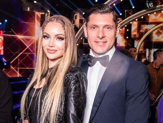 La moglie di Aldo Montano sostiene Putin, lui spiega: “Questione delicata, mi sto…” La moglie di Aldo Montano sostiene Putin, lui spiega: “Questione delicata, mi sto…” - immagine 1