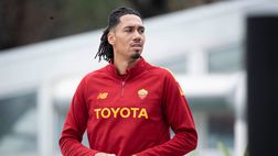 Roma, doppia offerta per il rinnovo di Smalling. Pericolo Inter, ma nessuna offerta al rialzo