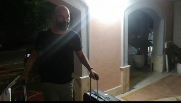 Pepe Reina sbarca a Roma Pepe Reina sbarca a Roma