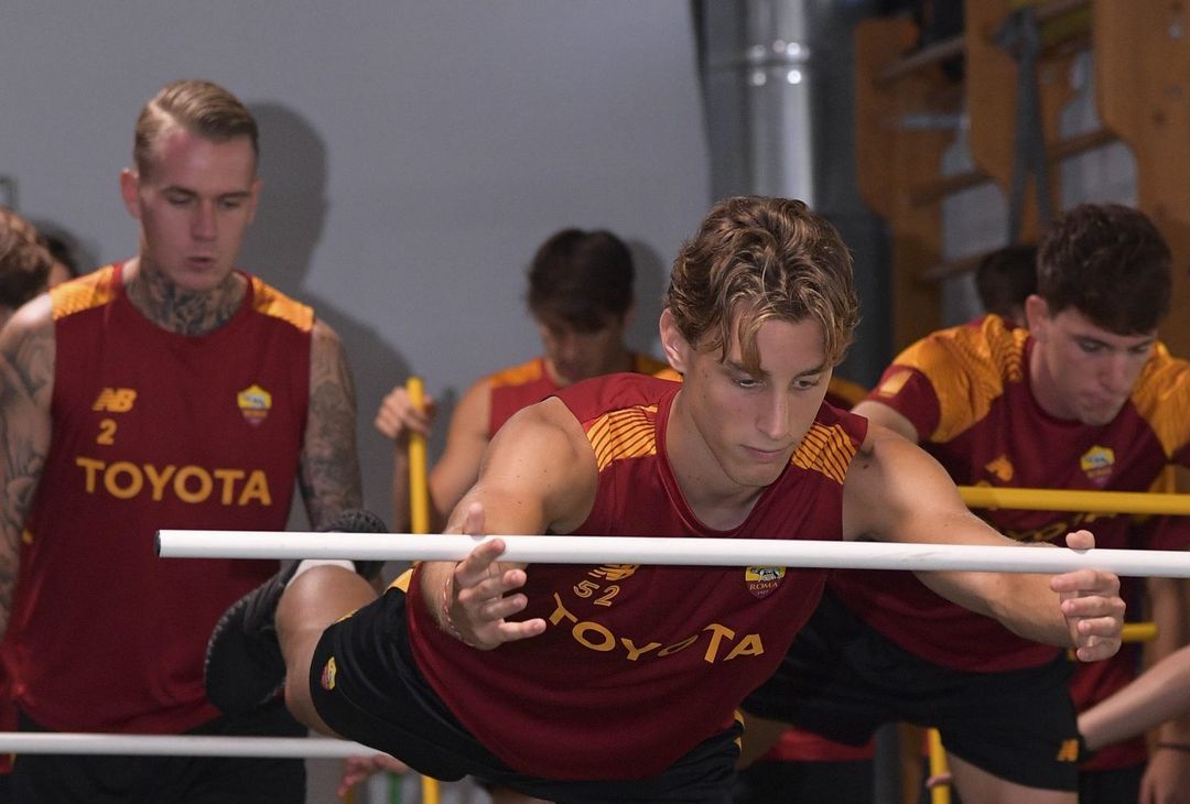 Trigoria, palestra per chi ha giocato ieri. Karsdorp in campo – FOTO GALLERY - immagine 50