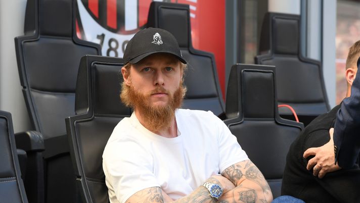 MILAN, ITALY - MAY 01: Simon Kjaer of AC Milan attends before the Serie A match between AC Milan and ACF Fiorentina at Stadio Giuseppe Meazza on May 01, 2022 in Milan, Italy. (Photo by Claudio Villa/AC Milan via Getty Images)