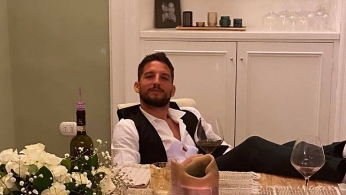 Kat realizza il suo sogno lavorativo: Mertens è già pronto e incollato alla televisione! | FOTO 
