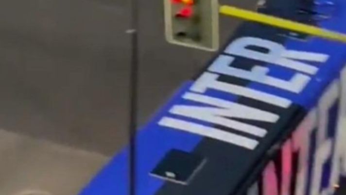 Social, ironie rossonere sul mancato rosso a Dimarco a Firenze: solo al semaforo… BATTUTE SOCIAL MILAN INTER