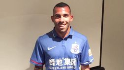 Carlos Tevez, compleanno con torta in faccia!