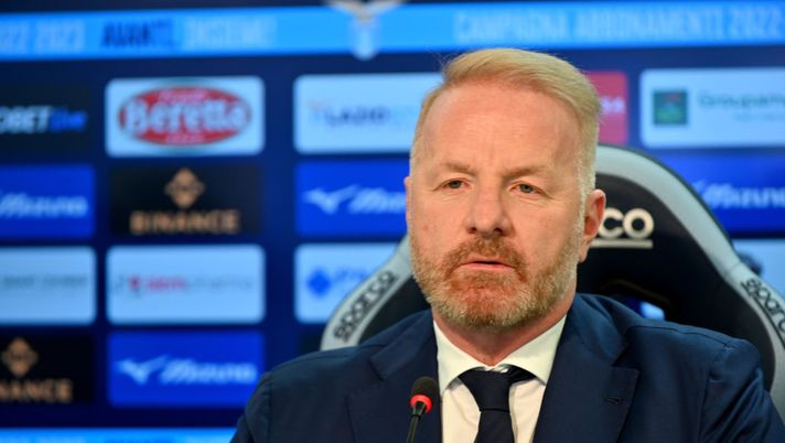 ROME, ITALY - AUGUST 02: SS Lazio manager Igli Tare during the press conference on August 02, 2022 in Rome, Italy. (Photo by Marco Rosi - SS Lazio/Getty Images) Tare: “Prenderemo un vice Immobile? Rispondo così, abbiamo le idee chiare” - immagine 1