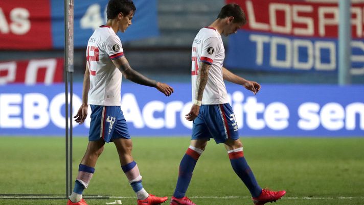 MONTEVIDEO, URUGUAY - DECEMBER 17: Ignacio Lores and Renzo Orihuela of Nacional leave the field after a quarter final second leg match between Nacional and River Plate as part of Copa CONMEBOL Libertadores 2020 at Gran Parque Central on December 17, 2020 in Montevideo, Uruguay. (Photo by Raul Martínez-Pool/Getty Images) MONTEVIDEO, URUGUAY - DECEMBER 17: Ignacio Lores and Renzo Orihuela of Nacional leave the field after a quarter final second leg match between Nacional and River Plate as part of Copa CONMEBOL Libertadores 2020 at Gran Parque Central on December 17, 2020 in Montevideo, Uruguay. (Photo by Raul Martínez-Pool/Getty Images)