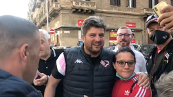 VIDEO Palermo: Baldini abbraccia i tifosi. Le immagini