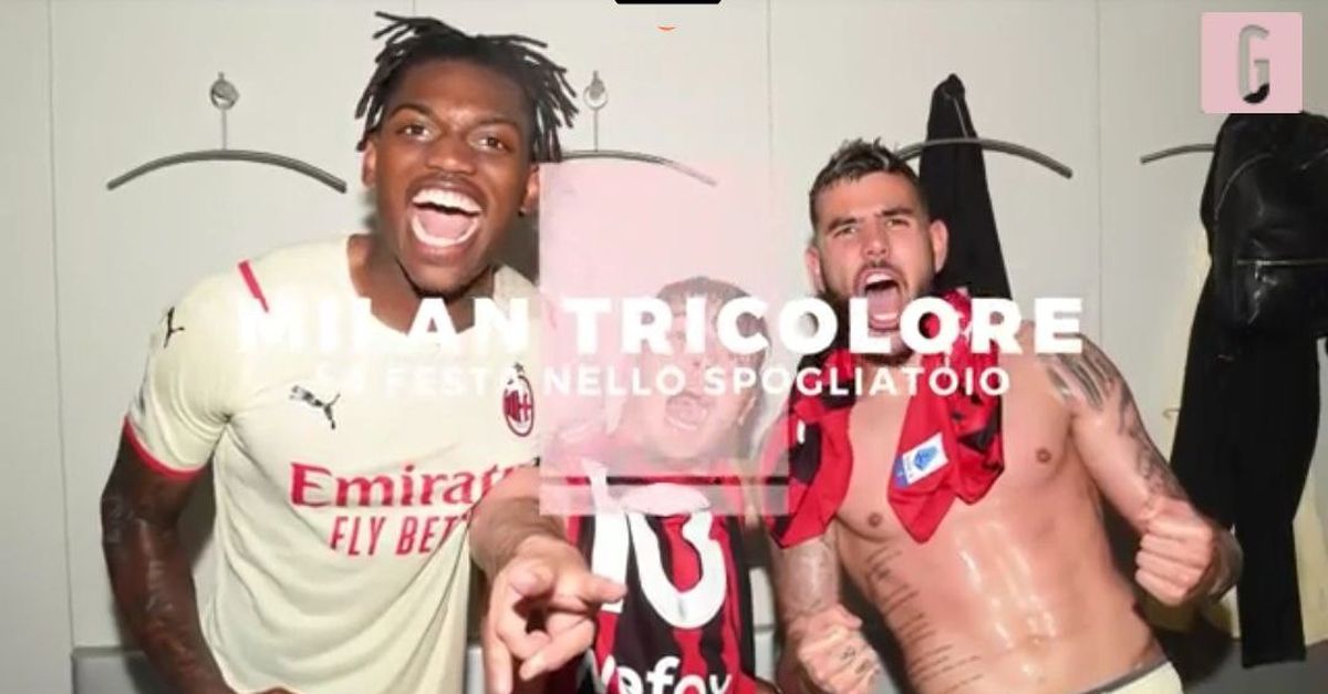 Milan, lo scudetto è tuo: grande festa nello spogliatoio | VIDEO Milan, lo scudetto è tuo: grande festa nello spogliatoio | VIDEO