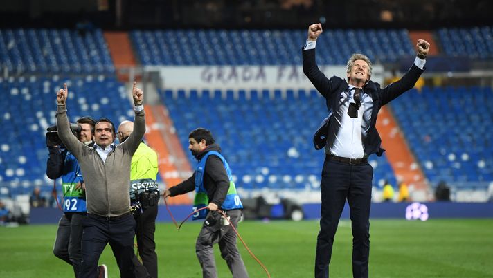 Ajax-Juventus, l’uscita di van der Sar: “Dobbiamo battere i bianconeri, tutto sul futuro di De Ligt. Lo stop di CR7…” Ajax-Juventus, l’uscita di van der Sar: “Dobbiamo battere i bianconeri, tutto sul futuro di De Ligt. Lo stop di CR7…”