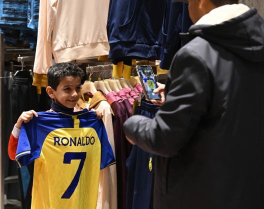 Cristiano Ronaldo all’Al Nassr: on fire la vendita delle magliette- immagine 2