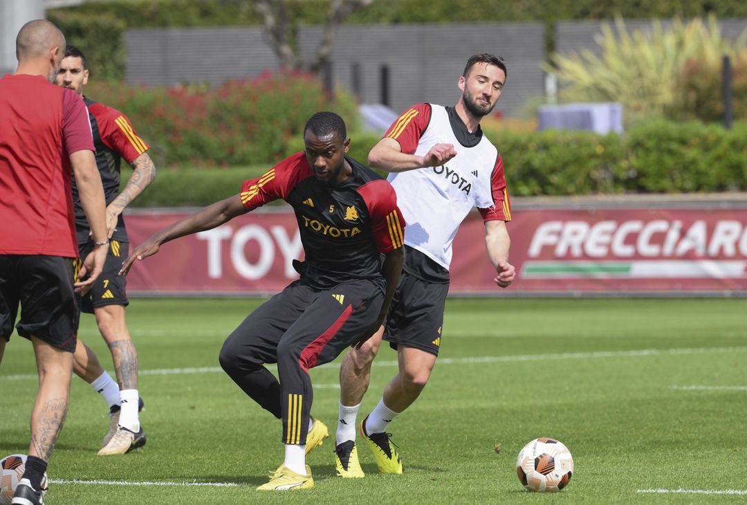 Roma, l’allenamento a due giorni dal Milan – FOTOGALLERY - immagine 13