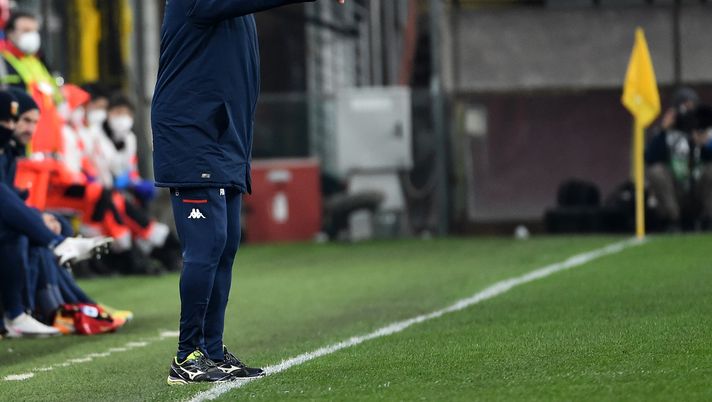 GENOA, ITALY - NOVEMBER 30: Rolando Maran head coach of Genoa CFC during the Serie A match between Genoa CFC and Parma Calcio at Stadio Luigi Ferraris on November 30, 2020 in Genoa, Italy. (Photo by Paolo Rattini/Getty Images) GENOA, ITALY - NOVEMBER 30: Rolando Maran head coach of Genoa CFC during the Serie A match between Genoa CFC and Parma Calcio at Stadio Luigi Ferraris on November 30, 2020 in Genoa, Italy. (Photo by Paolo Rattini/Getty Images)