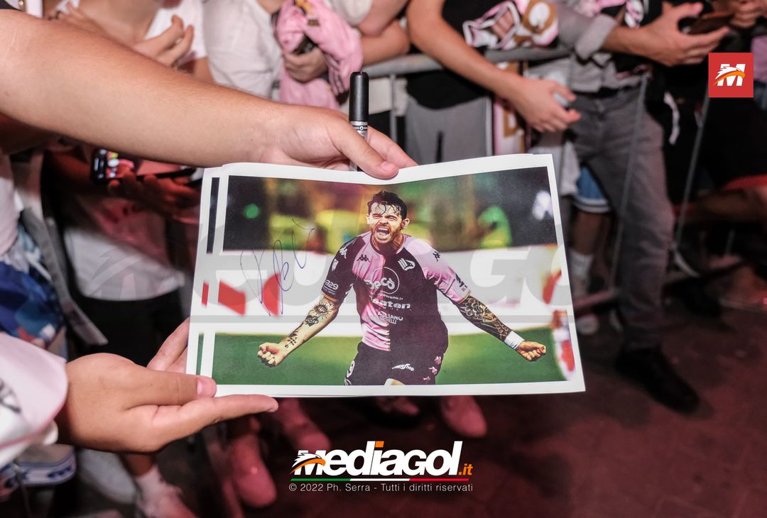 FOTO RITIRO PALERMO, Brunori e l’incontro con i tifosi al Barbera (Gallery) - immagine 84