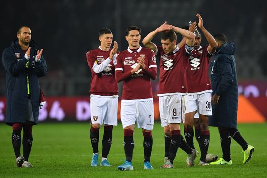  TURIN, ITALY - NOVEMBER 02: Players of Torino FC look dejected at the end of the Serie A match between Torino FC and Juventus at Stadio Olimpico di Torino on November 2, 2019 in Turin, Italy. (Photo by Valerio Pennicino/Getty Images) 