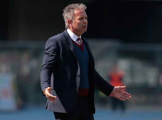  VERONA, ITALY - APRIL 23: Torino FC manager Sinisa Mihajlovic gestures during the Serie A match between AC ChievoVerona and FC Torino at Stadio Marc'Antonio Bentegodi on April 23, 2017 in Verona, Italy. (Photo by Emilio Andreoli/Getty Images) 
