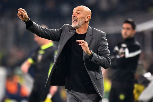 pioli (Photo by Alessandro Sabattini/Getty Images) Milan, Pioli: “Complimenti al Napoli, ma noi dobbiamo fare di più. Campionato lungo”- immagine 2