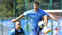 Lazio, in difesa sempre meglio: subita la metà dei gol rispetto al 21/22